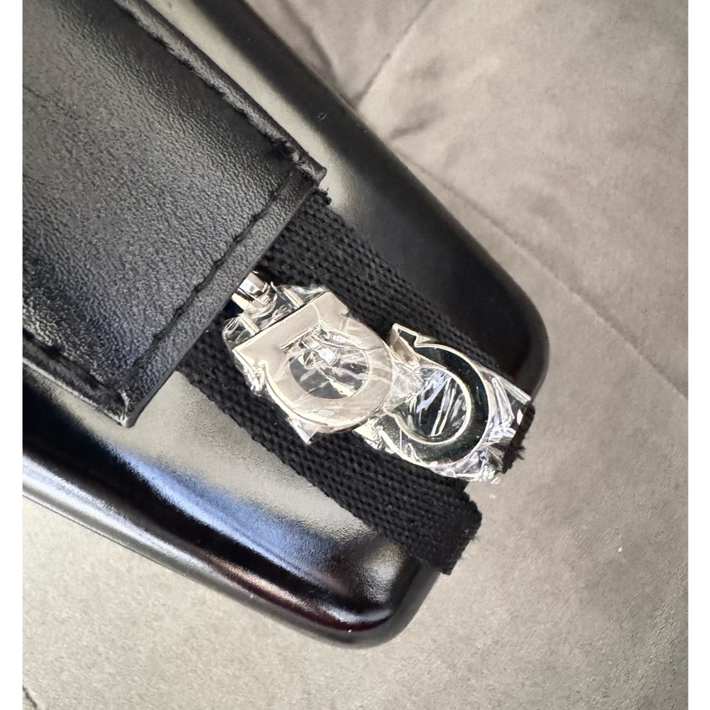 Salvatore Ferragamo Black Toiletries Hard Case - Picture 4 of 8